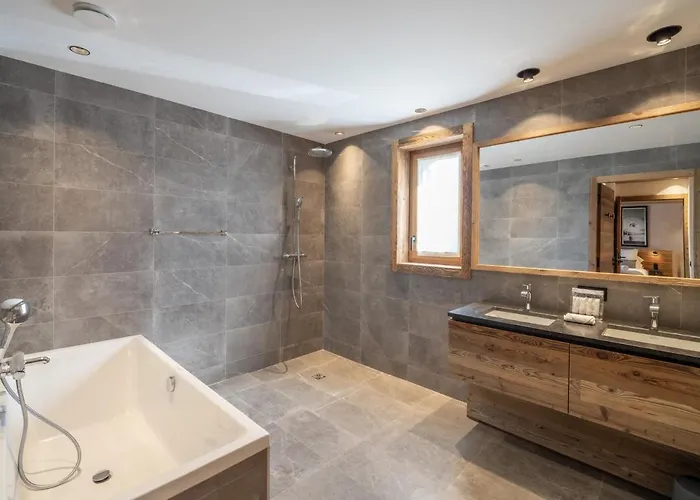 Familial Avec Piscine Et Animaux Admis Proche Pistes - Fr-1-568-37 シャレー